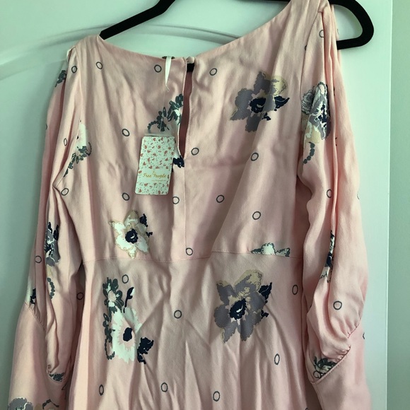 Free People Dresses & Skirts - Free people peekaboo sleeve pink mini dress